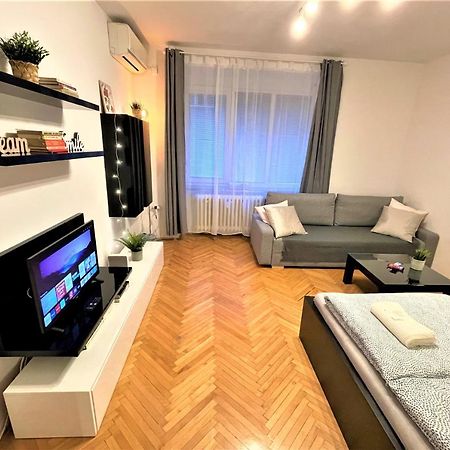 Apartment Helen - Old Town, Ac Bratysława Zewnętrze zdjęcie