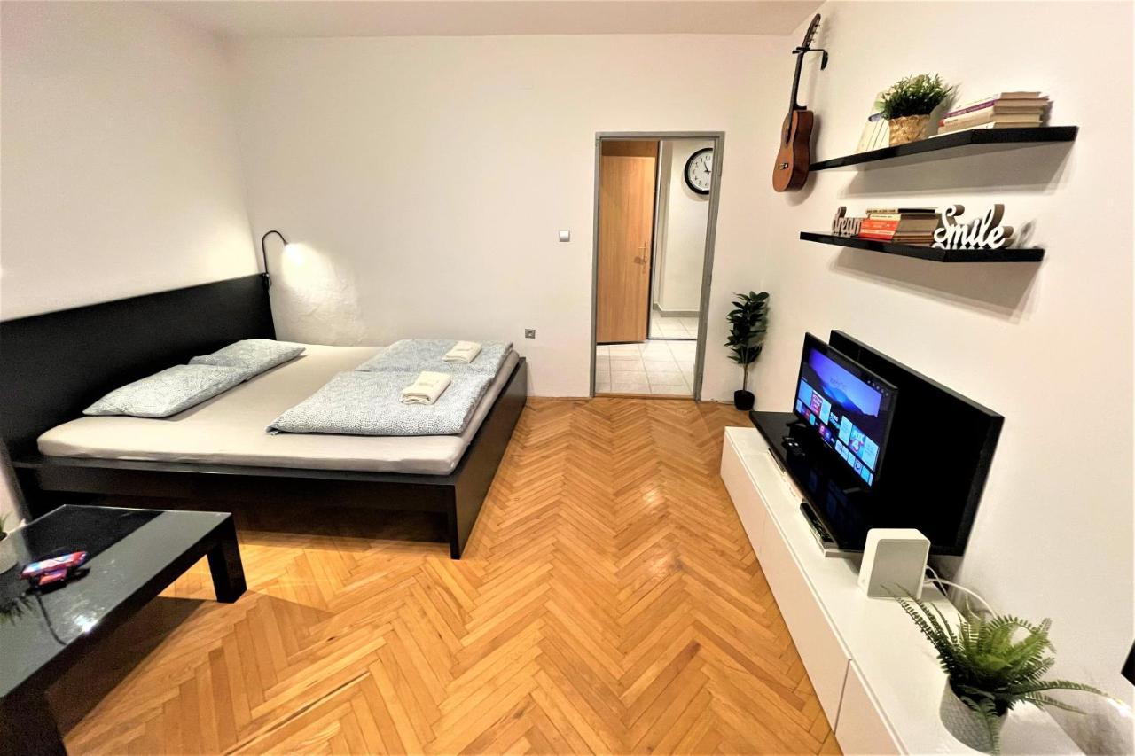 Apartment Helen - Old Town, Ac Bratysława Zewnętrze zdjęcie