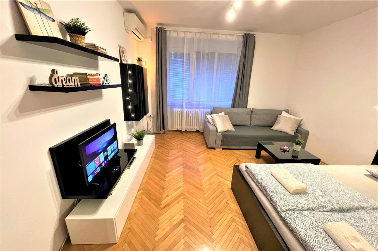Apartment Helen - Old Town, Ac Bratysława Zewnętrze zdjęcie